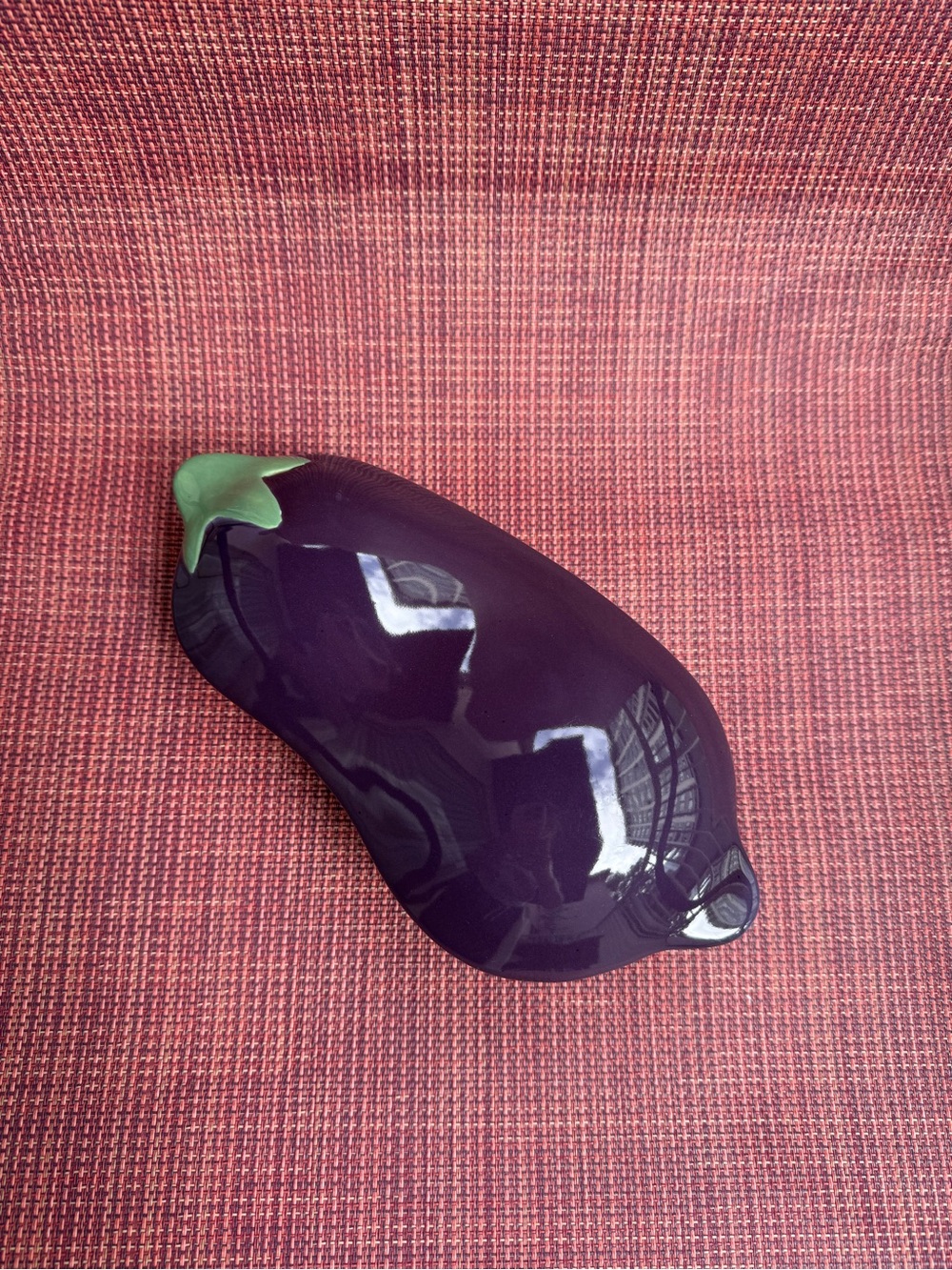 FIGURAL EGGPLANT CERAMIC SERVING DISH